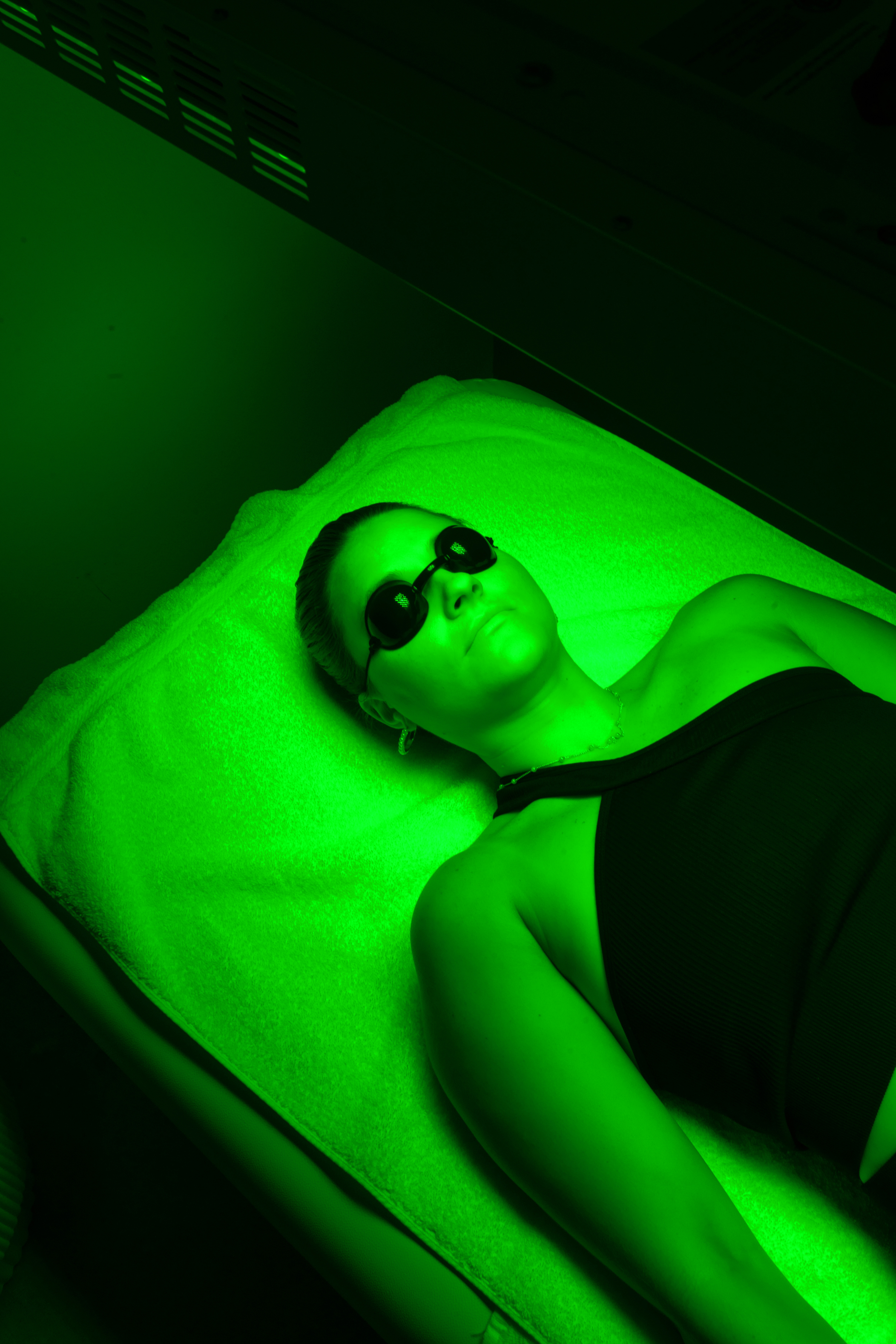 beem Light Sauna Launches Blue and Green Light Therapy Services